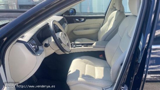 Volvo XC 60 XC60 Core, B4 Semihibrido, Diesel de 2023 con 13.161 Km por 44.490 EUR. en Navarra