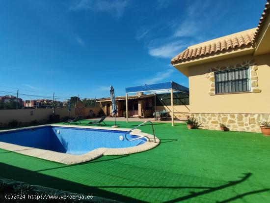 GRAN CHALET DE 5 HABS CON PISCINA PRIVADA EN ORIHUELA COSTA - ALICANTE