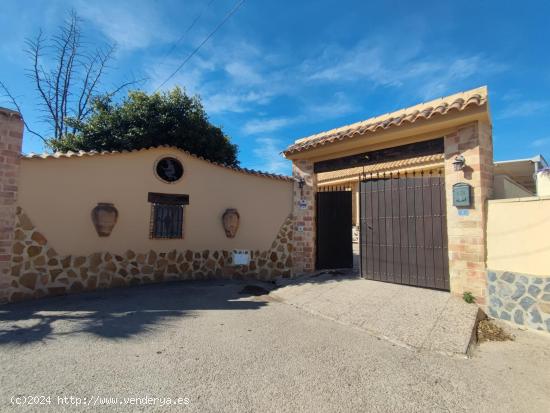 GRAN CHALET DE 5 HABS CON PISCINA PRIVADA EN ORIHUELA COSTA - ALICANTE