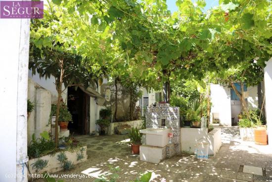 Casa de Pueblo ,estilo andaluz - CADIZ