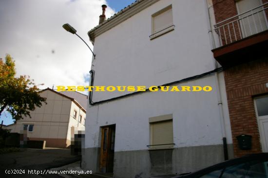  CASA EN VENTA GUARDO - PALENCIA 