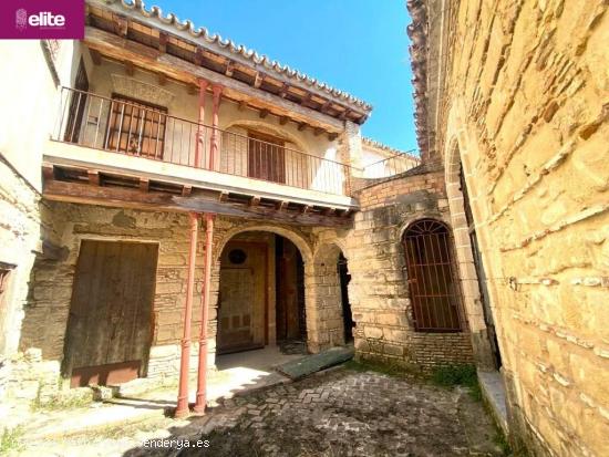 MAGNIFICA CASA CON CASCO DE BODEGA - CADIZ