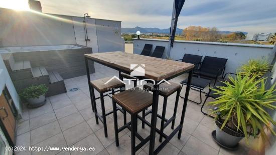 Ático dúplex con terraza superior de ensueño situado a 300 metros de mar en Guardamar de la Safor