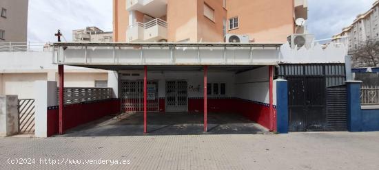 LOCAL COMERCIOAL DE 80M CON TERRAZA EN LA PLAYA DE GANDIA ZONA PARC CLOT DE LA MOTA - VALENCIA