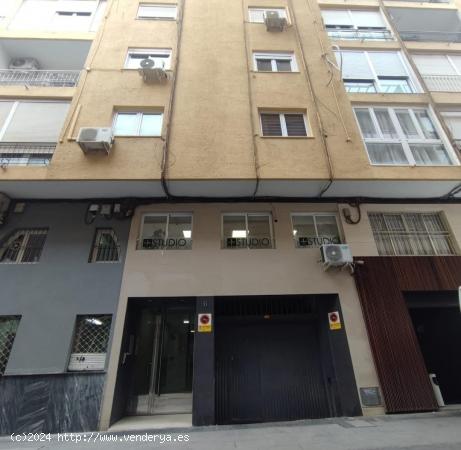 RESERVADO PISO CENTRICO EN CALLE PADRE SANTAELLA ALMERIA - ALMERIA