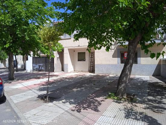  Oportunidad!! Gran casa en Valdesalor - CACERES 