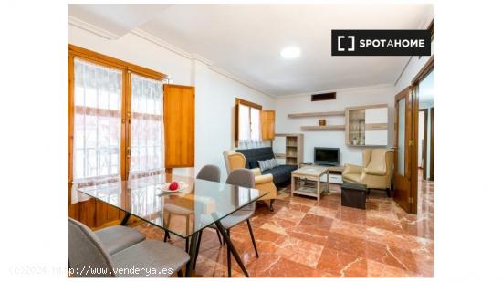 Apartamento de 2 habitaciones en el centro de Sevilla - SEVILLA