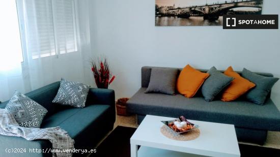 Piso de 4 habitaciones en alquiler en Sevilla - SEVILLA