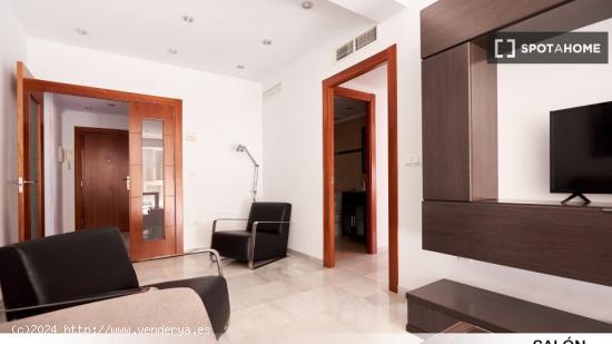 Acogedora habitación en alquiler en Triana, Sevilla - SEVILLA