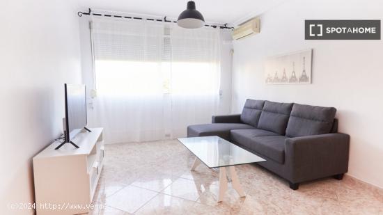 Habitación en piso compartido en Rochelambert, Sevilla - SEVILLA