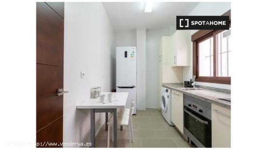 Apartamento de 2 dormitorios en alquiler en Centro - SEVILLA