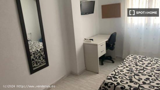 Habitación en piso compartido en Málaga - MALAGA