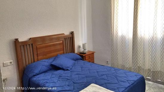 Alquiler de habitaciones en apartamento de 8 dormitorios en Cruz De Humilladero - MALAGA