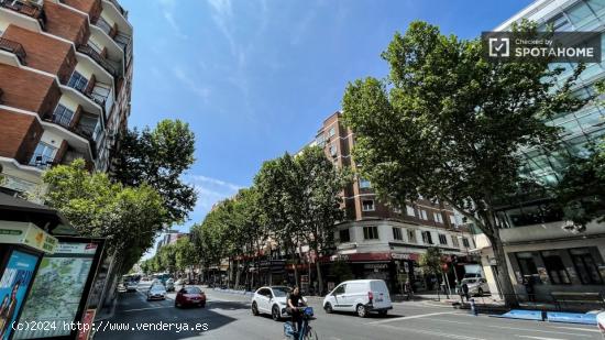 Apartamento de 2 dormitorios en Cuatro Caminos - MADRID