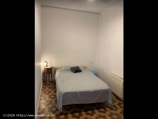 Se alquila habitación en piso de 2 dormitorios en Valencia. - VALENCIA