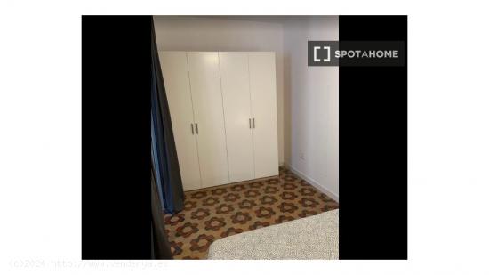 Se alquila habitación en piso de 2 dormitorios en Valencia. - VALENCIA