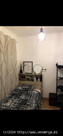 Habitación en piso compartido en L'Hospitalet de Llobregat. - BARCELONA