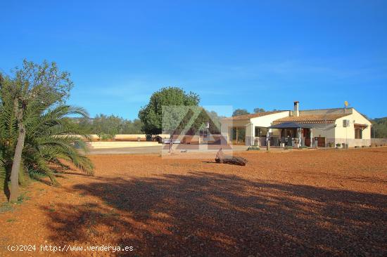 Finca rústica cerca de Llucmajor con espectaculares vistas - BALEARES