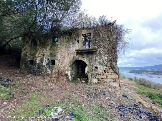 EXCLUSIVA PROPIEDAD CON VISTAS A LA RIA Y 70 HECTAREAS DE TERRENO - ASTURIAS