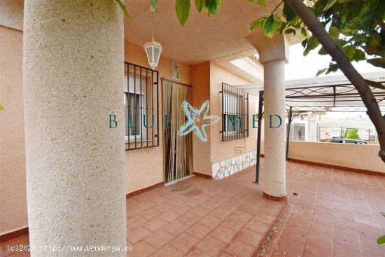 CHALET INDEPENDIENTE CON TERRAZA EN EL ALAMILLO - MURCIA