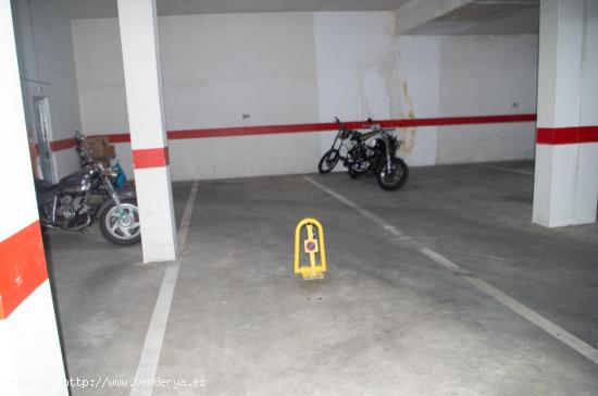 PLAZAS DE GARAJE DOBLES CON ASCENSOR EN BOULEVARD DE HUERCAL DE ALMERIA - ALMERIA