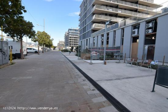 Local comercial en alquiler en calle Eduard Maristany, 369 - Badalona - BARCELONA