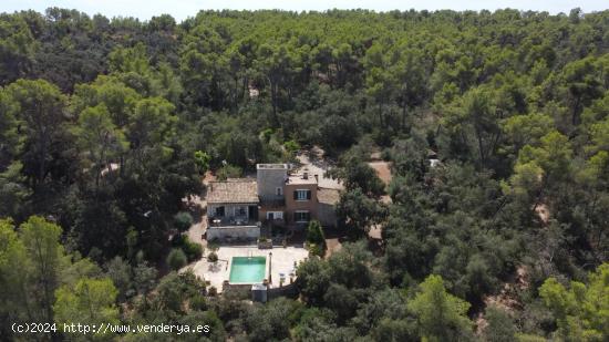 Un Oasis en el Bosque con CÉDULA de Habitabilidad - BALEARES