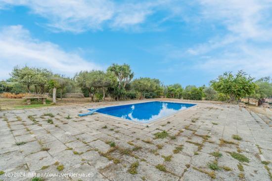 Chalet con piscina en S' Aranjassa - BALEARES