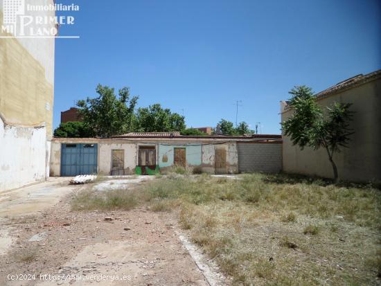 Se vende solar con 744 metros cuadrados y 22 metros de fachada en Calle Doña Crisanta - CIUDAD REAL