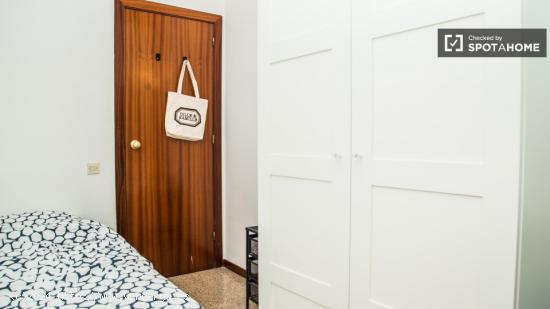 Vivienda con calefacción en piso compartido, Gracia. - BARCELONA