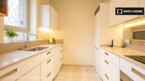 Apartamento de 3 dormitorios en alquiler en Barcelona - BARCELONA