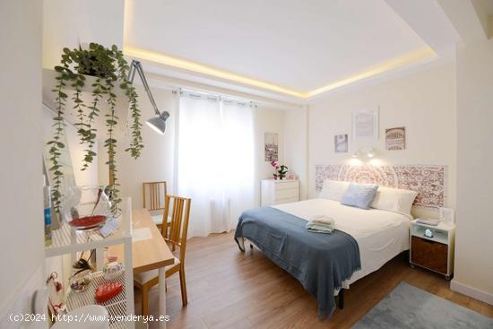 Se alquila habitación en piso de 3 dormitorios en Bilbao - VIZCAYA