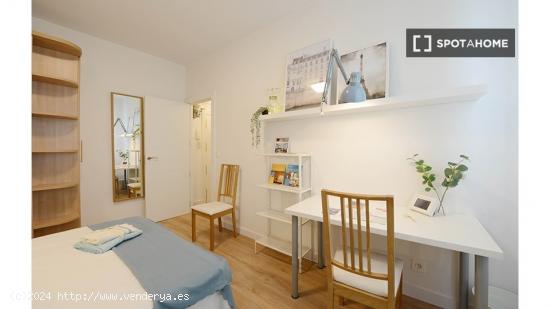 Se alquila habitación en piso de 3 dormitorios en Bilbao - VIZCAYA