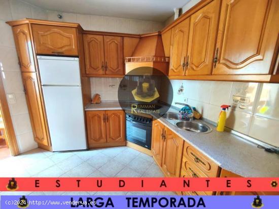 LT/ EST CASA CON TRES DORMITORIOS EN EL BARRIO DE SAN IDELFONSO - GRANADA