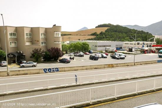 Local comercial frente a Hotel Alaiz - NAVARRA