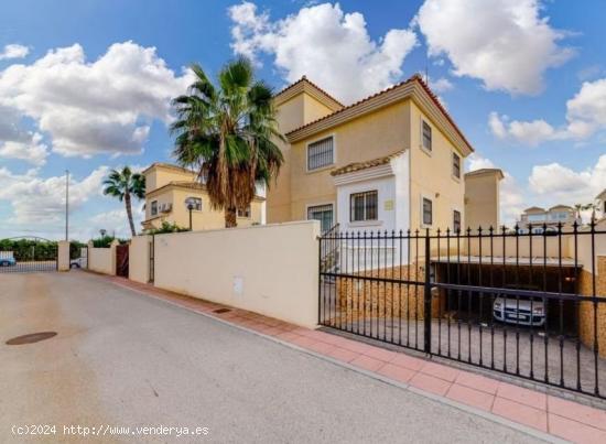  CHALET EN VENTA EN GUARDAMAR DEL SEGURA (PISCINA PRIVADA) - ALICANTE 