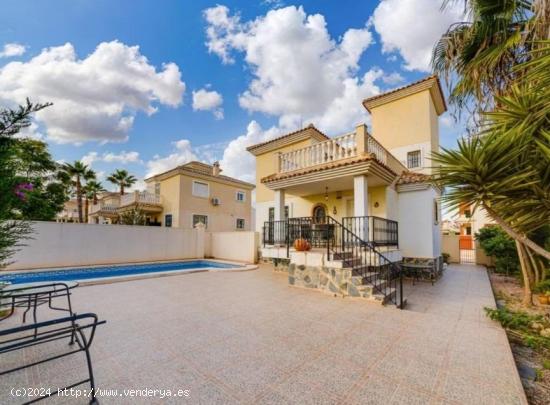 CHALET EN VENTA EN GUARDAMAR DEL SEGURA (PISCINA PRIVADA) - ALICANTE