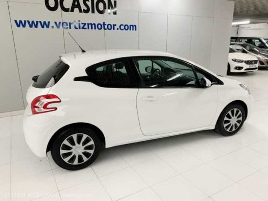 Peugeot 208 ( 1.2 VTi Active )  - Astigarraga