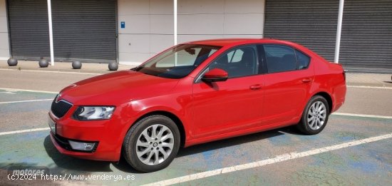  Skoda Octavia Ambition de 2016 con 264.000 Km por 10.200 EUR. en Barcelona 