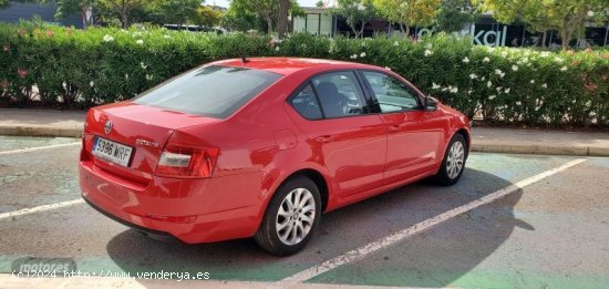 Skoda Octavia Ambition de 2016 con 264.000 Km por 10.200 EUR. en Barcelona