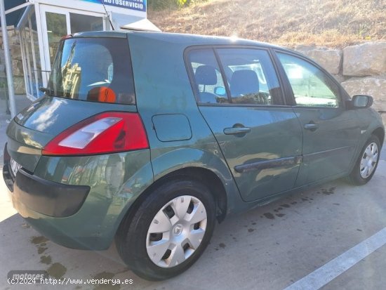 Renault Megane Confort Authentique 1.5DCI100 de 2004 con 246.100 Km por 1.200 EUR. en Malaga