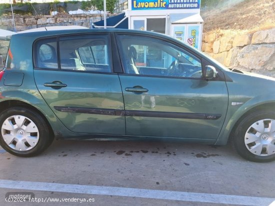 Renault Megane Confort Authentique 1.5DCI100 de 2004 con 246.100 Km por 1.200 EUR. en Malaga