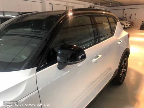 Volvo XC40 XC40 D4 AWD R-Design Automatico de 2018 con 88.000 Km por 33.900 EUR. en Madrid