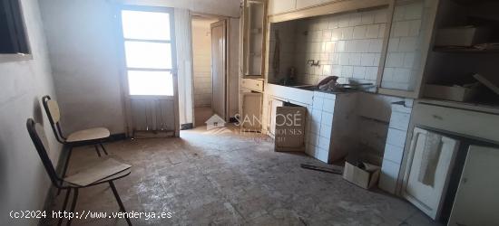 SE VENDE CASA EN NOVELDA PARA REFORMAR - ALICANTE