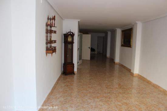 Entresuelo comercial con entrada independiente ideal para cambio de uso a 2 pisos!!! - ALICANTE