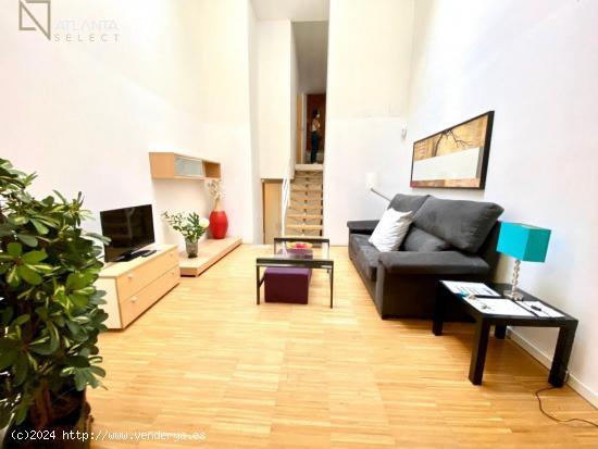 MODERNO LOFT TIPO DUPLEX- AMUEBLADO Y EQUIPADO - MADRID