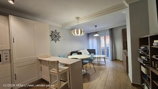 Apartamento reformado en Benidorm, a 150 metros de la Playa de Poniente. - ALICANTE