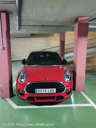 Parking para coche pequeño o moto - BARCELONA