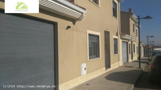 CHALET EN VENTA EN SAN FRONTIS - ZAMORA