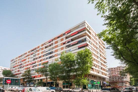 ESTUDIO HOME MADRID OFRECE piso de 89 m², en octava planta exterior, en el barrio de Peñagrande. -